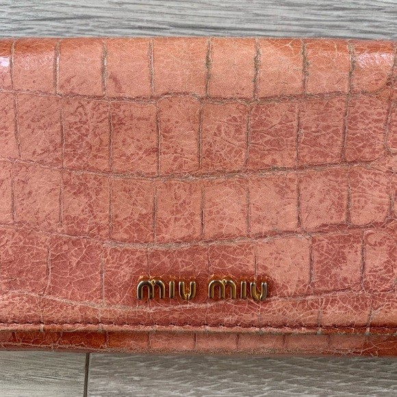 Miu Miu Pink Leather Snap Closure Long Wallet - Picture 4 of 12